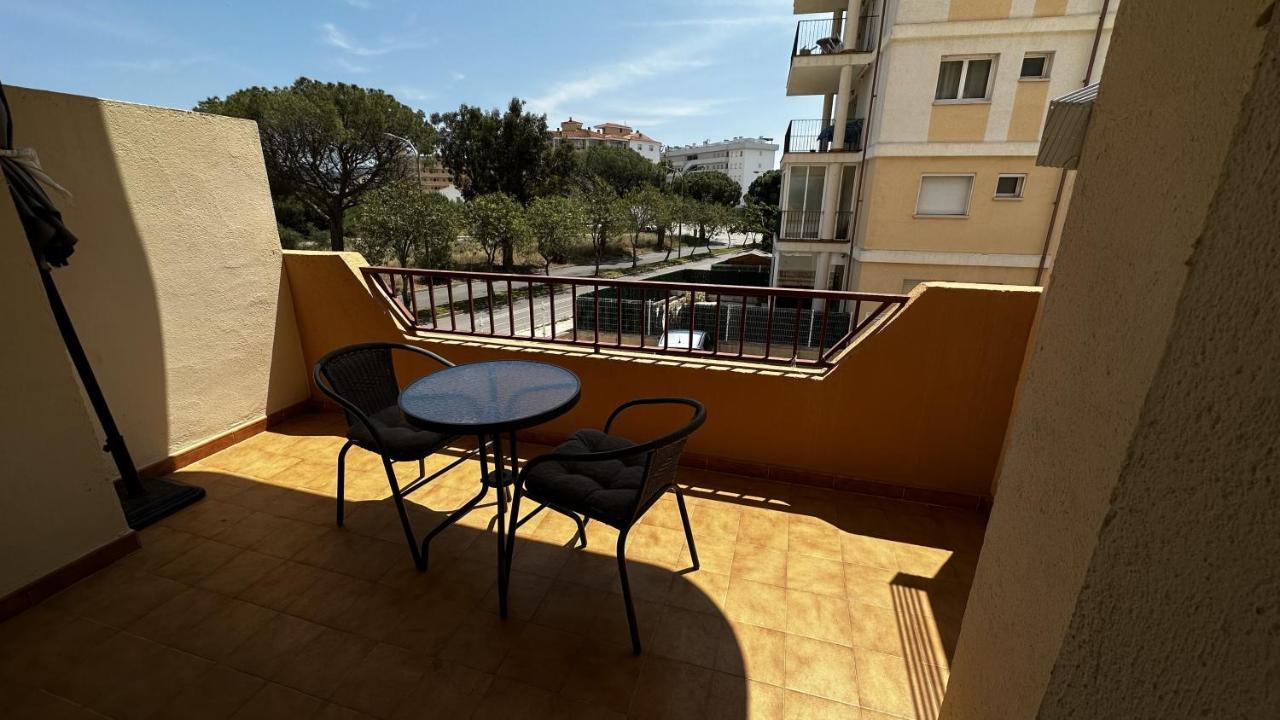 Apartamento De Playa En Santa Margarita. Росес Екстериор снимка
